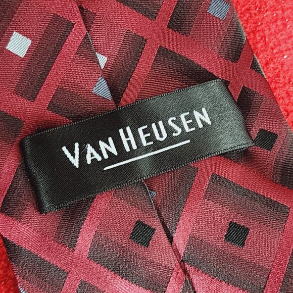 Van Heusen Red Black Gray White Box Geo Color Change Design Poly Hand Made Tie - Picture 10 of 16